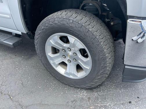 Silver Ice Metallic 2018 Chevrolet Silverado 1500 1LT