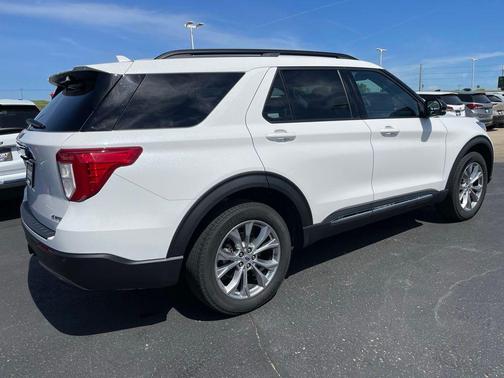 Star White Metallic Tri-Coat 2023 Ford Explorer XLT