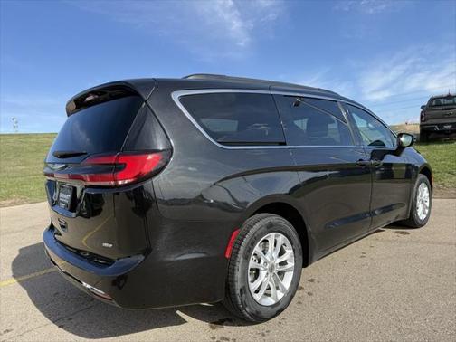 2022 Chrysler Pacifica Touring AWD