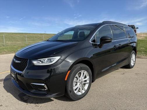 2022 Chrysler Pacifica Touring AWD