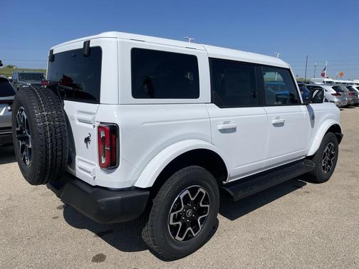 2025 Ford Bronco Outer Banks