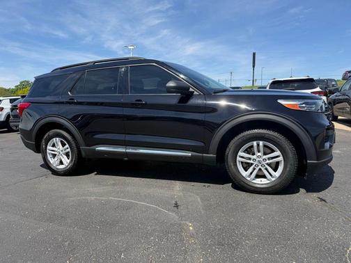 Agate Black Metallic 2021 Ford Explorer XLT