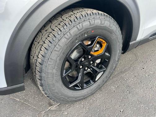 Space White Metallic 2026 Ford Explorer Tremor