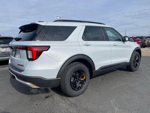 Space White Metallic 2026 Ford Explorer Tremor