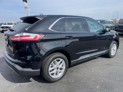 Black Metallic 2023 Ford Edge SEL