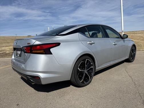 2023 Nissan Altima SR FWD