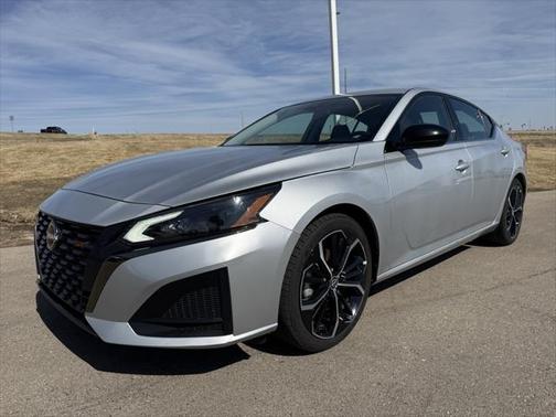 2023 Nissan Altima SR FWD
