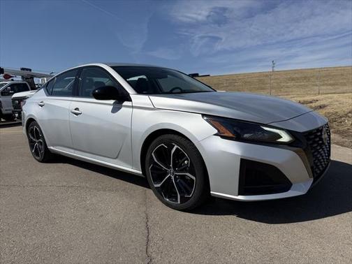 2023 Nissan Altima SR FWD