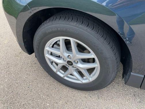 Blue Metallic 2024 Ford Edge SEL