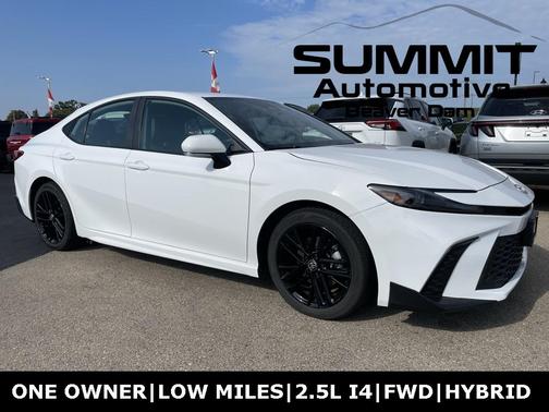 2025 Toyota Camry SE