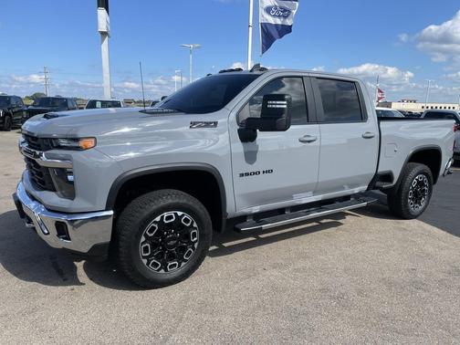 2024 Chevrolet Silverado 3500 LT