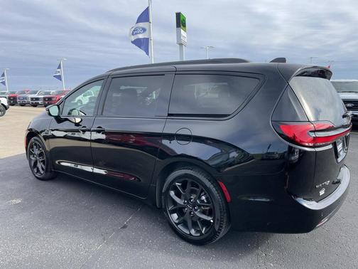 2025 Chrysler Pacifica Limited