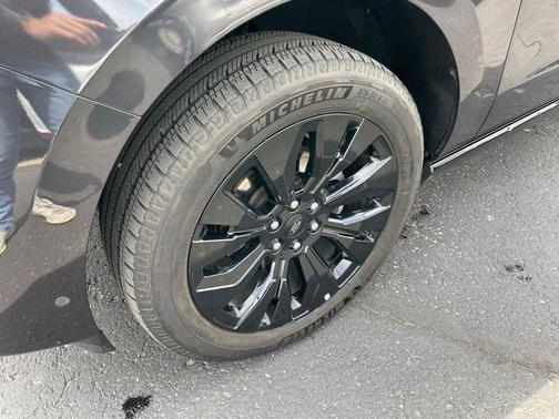 Dark Matter Gray Metallic 2025 Ford Expedition Platinum