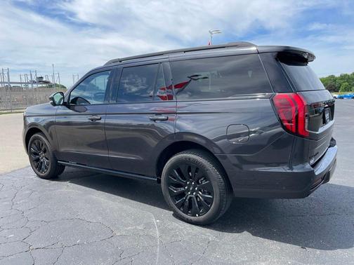 Dark Matter Gray Metallic 2025 Ford Expedition Platinum