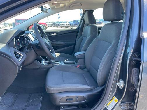 Nightfall Gray Metallic 2018 Chevrolet Cruze LT