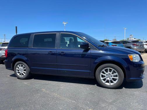 True Blue Pearlcoat 2012 Dodge Grand Caravan R/T