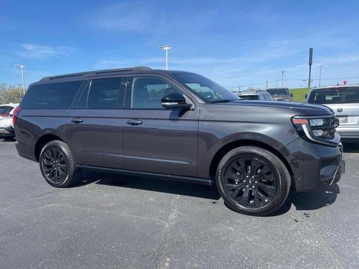 Dark Matter Gray Metallic 2025 Ford Expedition Max Platinum