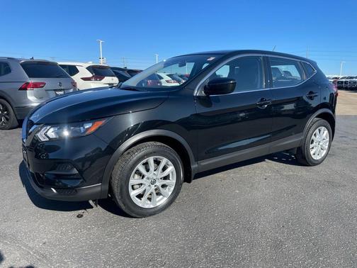 2022 Nissan Rogue Sport S