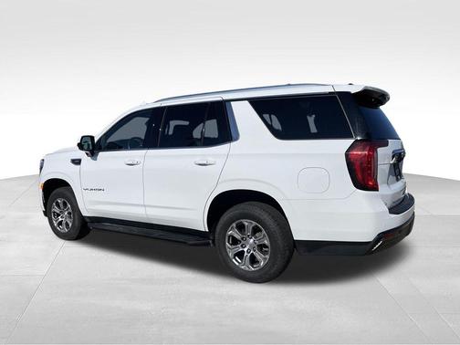 White 2024 GMC Yukon SLE