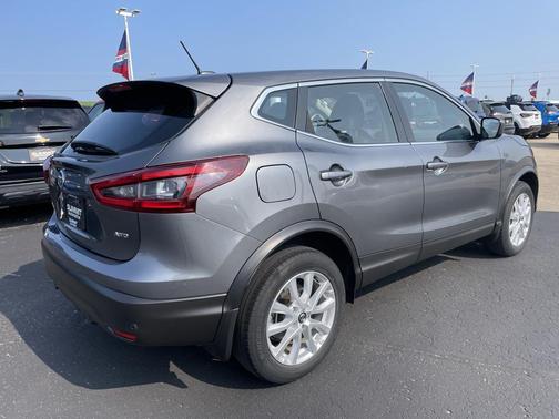 2022 Nissan Rogue Sport S