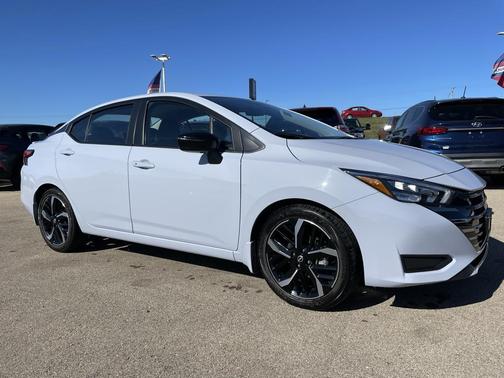 2023 Nissan Versa 1.6 S