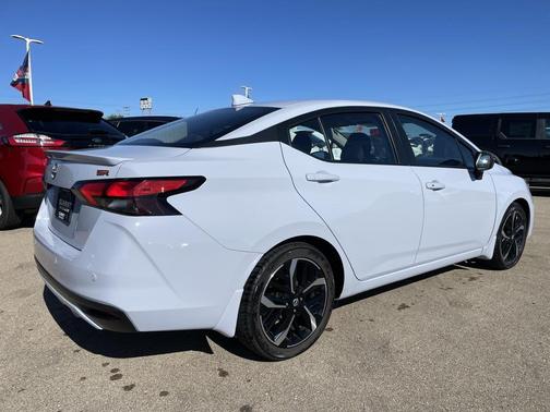 2023 Nissan Versa 1.6 S