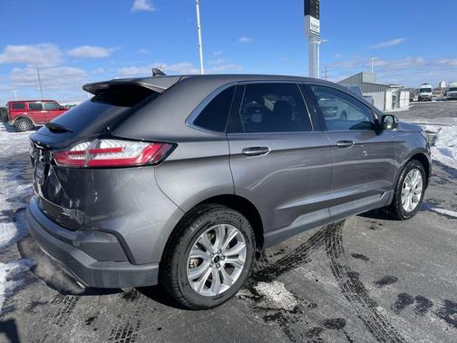 2023 Ford Edge Titanium