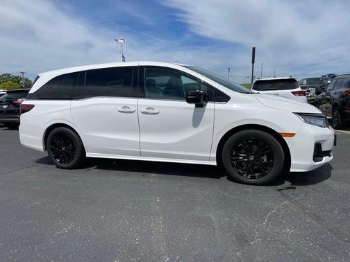 Platinum White Pearl 2025 Honda Odyssey Sport-L