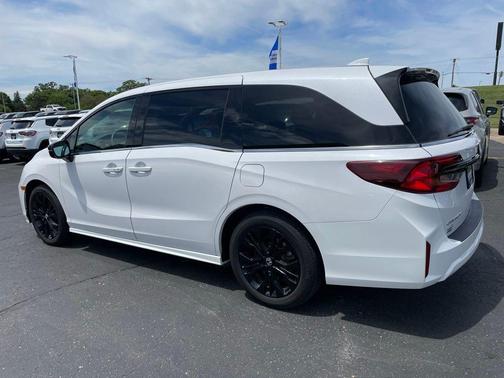 Platinum White Pearl 2025 Honda Odyssey Sport-L