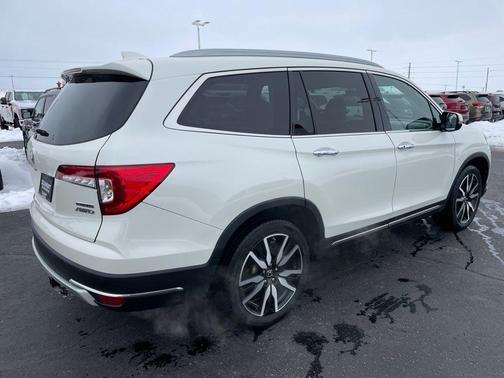 2019 Honda Pilot Touring 8-Passenger