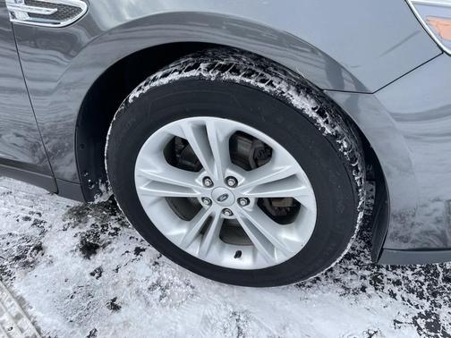 2016 Ford Taurus SEL