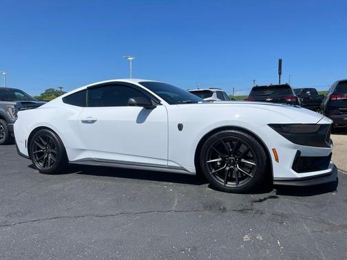 Oxford White 2024 Ford Mustang Dark Horse Fastback