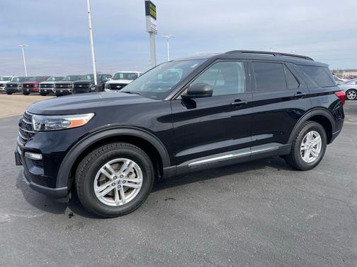 Agate Black Metallic 2023 Ford Explorer XLT