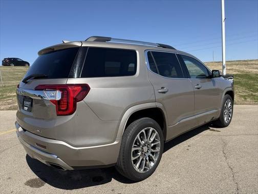2022 GMC Acadia Denali