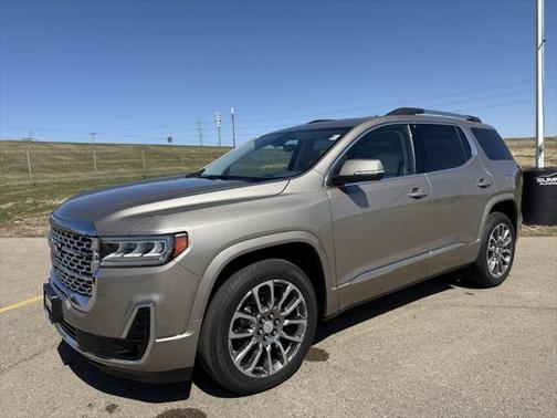2022 GMC Acadia Denali