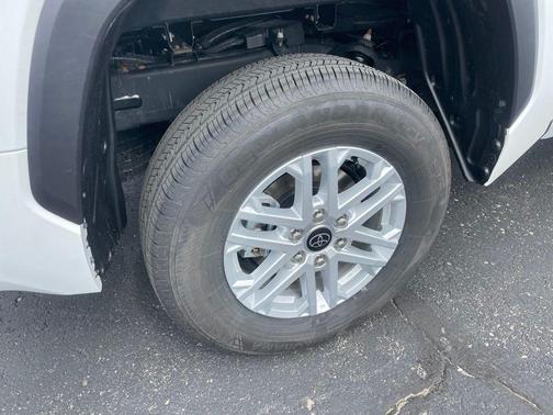 White 2022 Toyota Tundra SR5