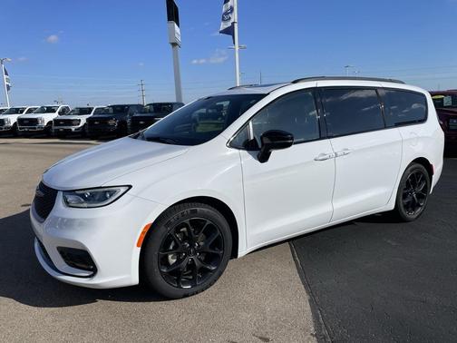 2025 Chrysler Pacifica Limited