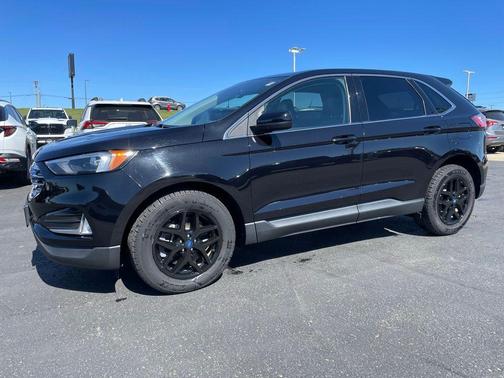 Agate Black Metallic 2022 Ford Edge SEL