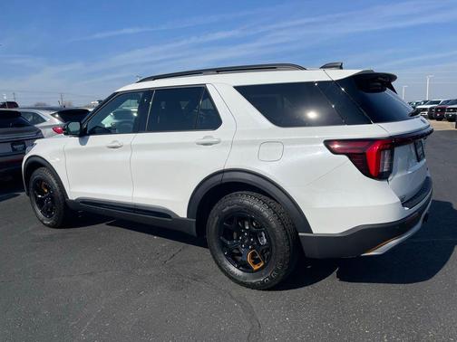 Star White Metallic Tri-Coat 2026 Ford Explorer Tremor