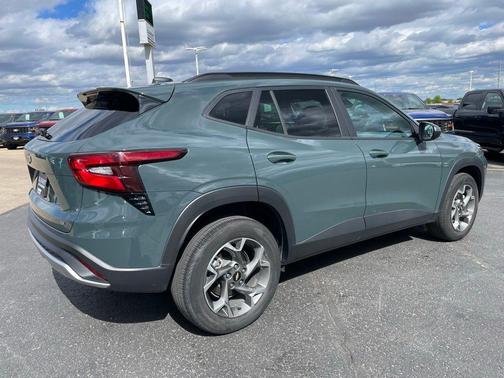 Cypress Gray 2025 Chevrolet Trax LT