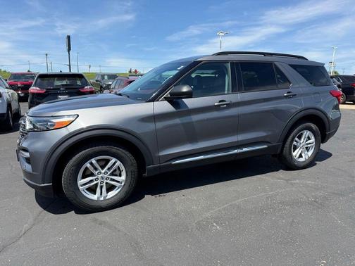 Carbonized Gray Metallic 2023 Ford Explorer XLT