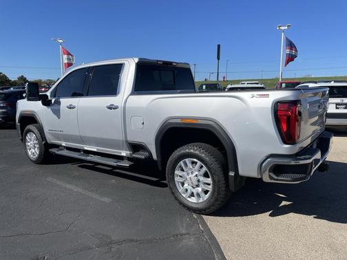 2022 GMC Sierra 2500 SLT