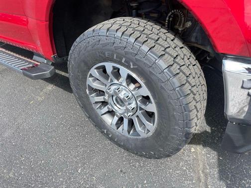 Rapid Red Metallic Tinted Clearcoat 2022 Ford F-250 Lariat