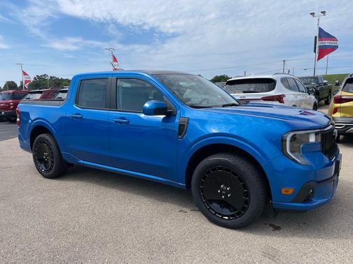 Velocity Blue 2025 Ford Maverick Lobo Standard