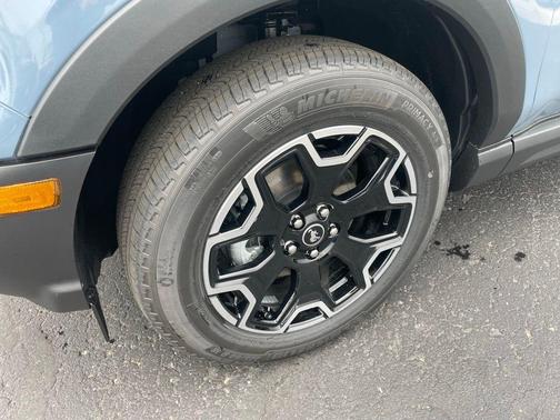 Azure Gray Metallic Tri-Coat 2026 Ford Bronco Sport Outer Banks