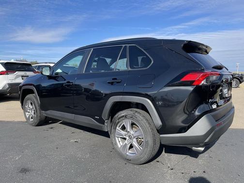 2025 Toyota RAV4 Hybrid LE
