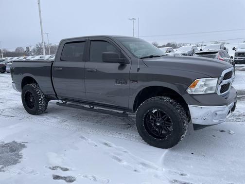 2019 RAM 1500 SLT