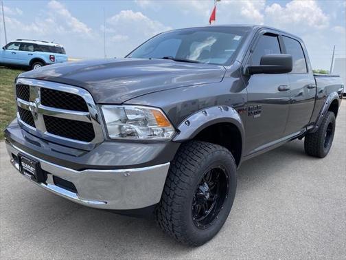 2019 RAM 1500 SLT