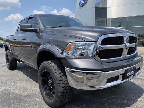 2019 RAM 1500 SLT