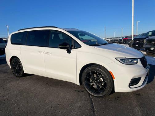 2025 Chrysler Pacifica Limited